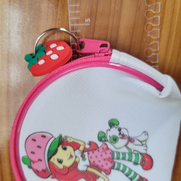 Pink Strawberry-Themed Coin Purse – 2000s Style Pouches with Keychain Zipper - Picture 4 of 5
